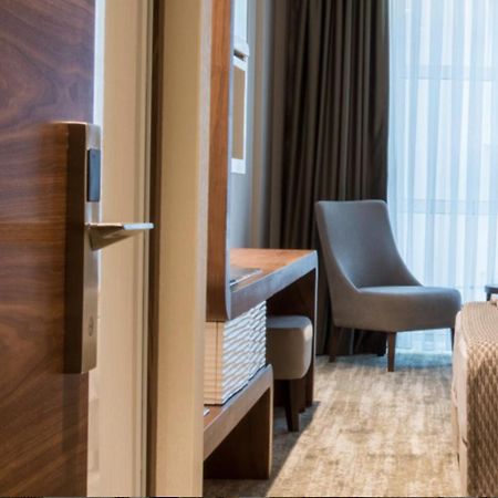 Ramada By Wyndham Gemli̇K Hotel Gemlik Ruang foto