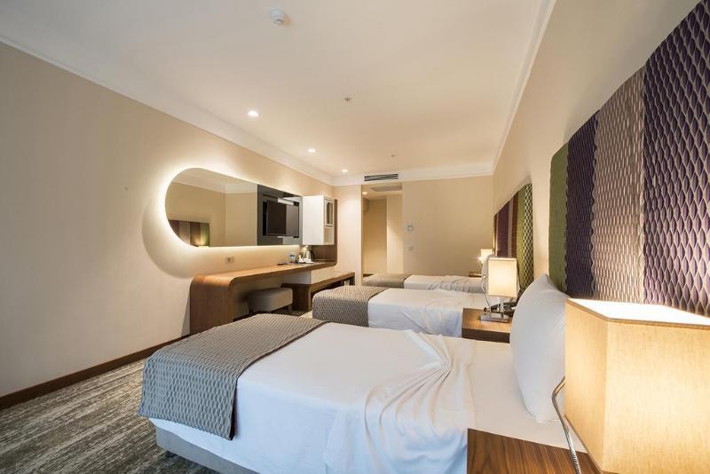 Ramada By Wyndham Gemli̇K Hotel Gemlik Bagian luar foto
