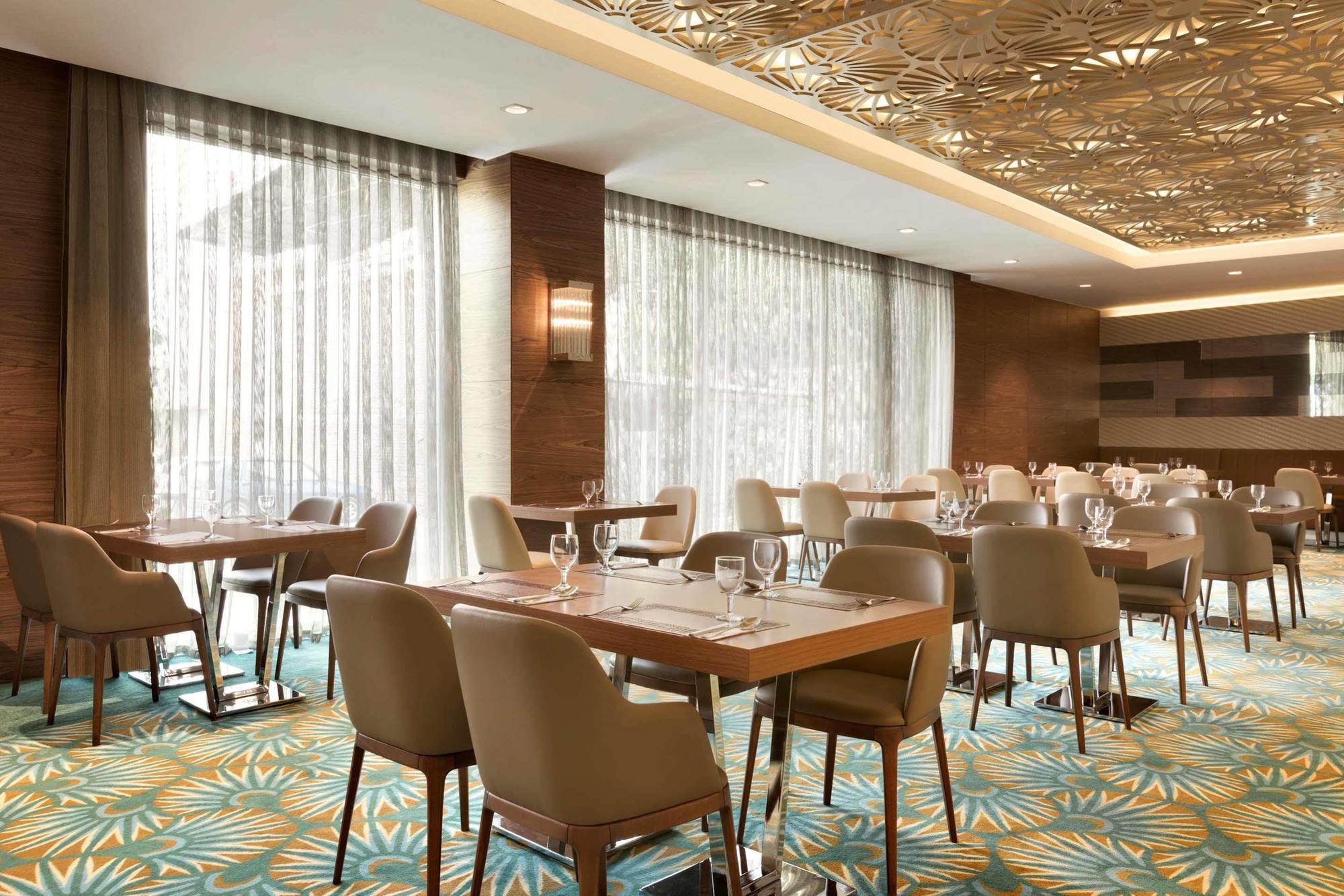 Ramada By Wyndham Gemli̇K Hotel Gemlik Bagian luar foto